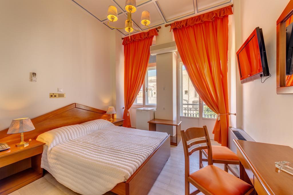 Halaris Hotel