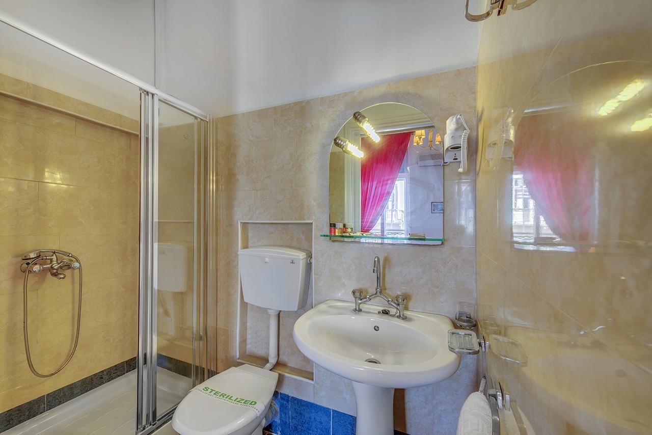Hotel Halaris 2*